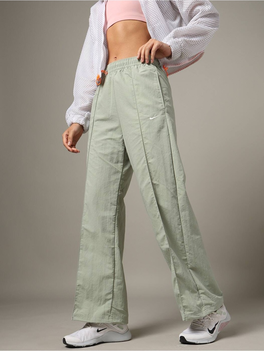 Nike Women's Sportswear Everything Wovens Mid-Rise Open-Hem Pants Jade Green